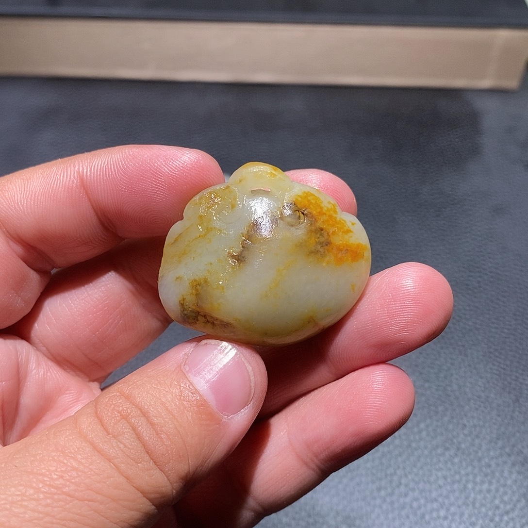 和田玉未镶嵌颈饰定制