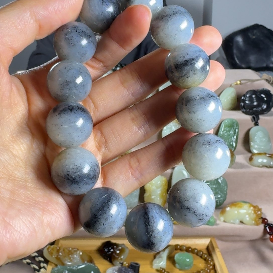 和田玉（糖玉）颈饰未镶嵌