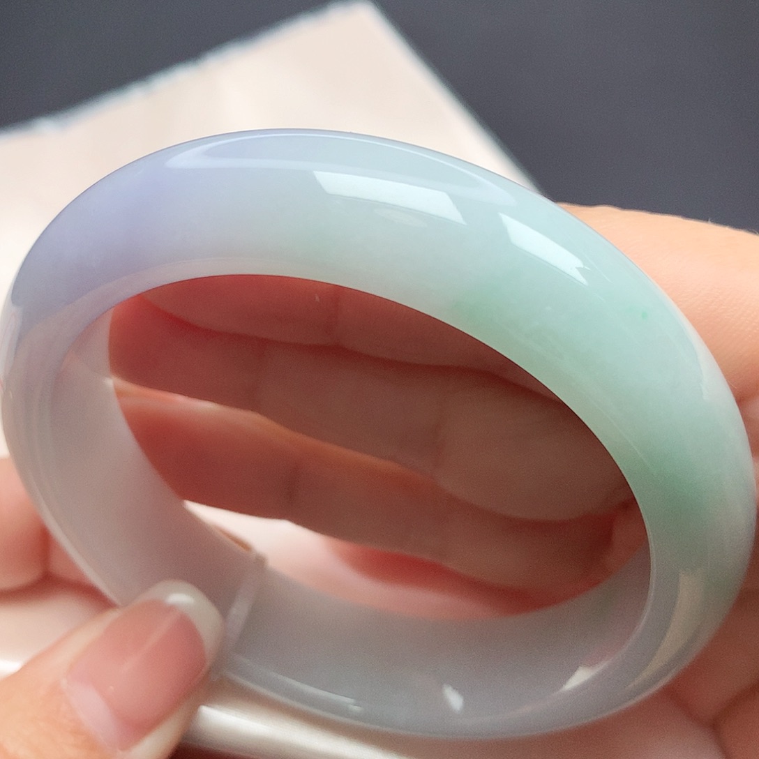 翡翠手镯未镶嵌l n n n n n n n n