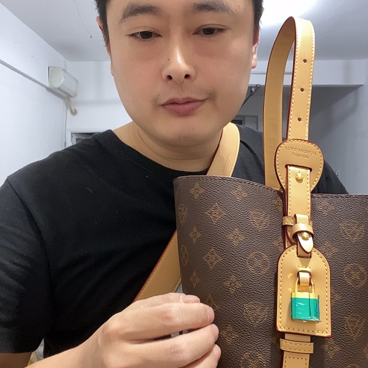 鳄鱼皮（革）犏牛皮（革）