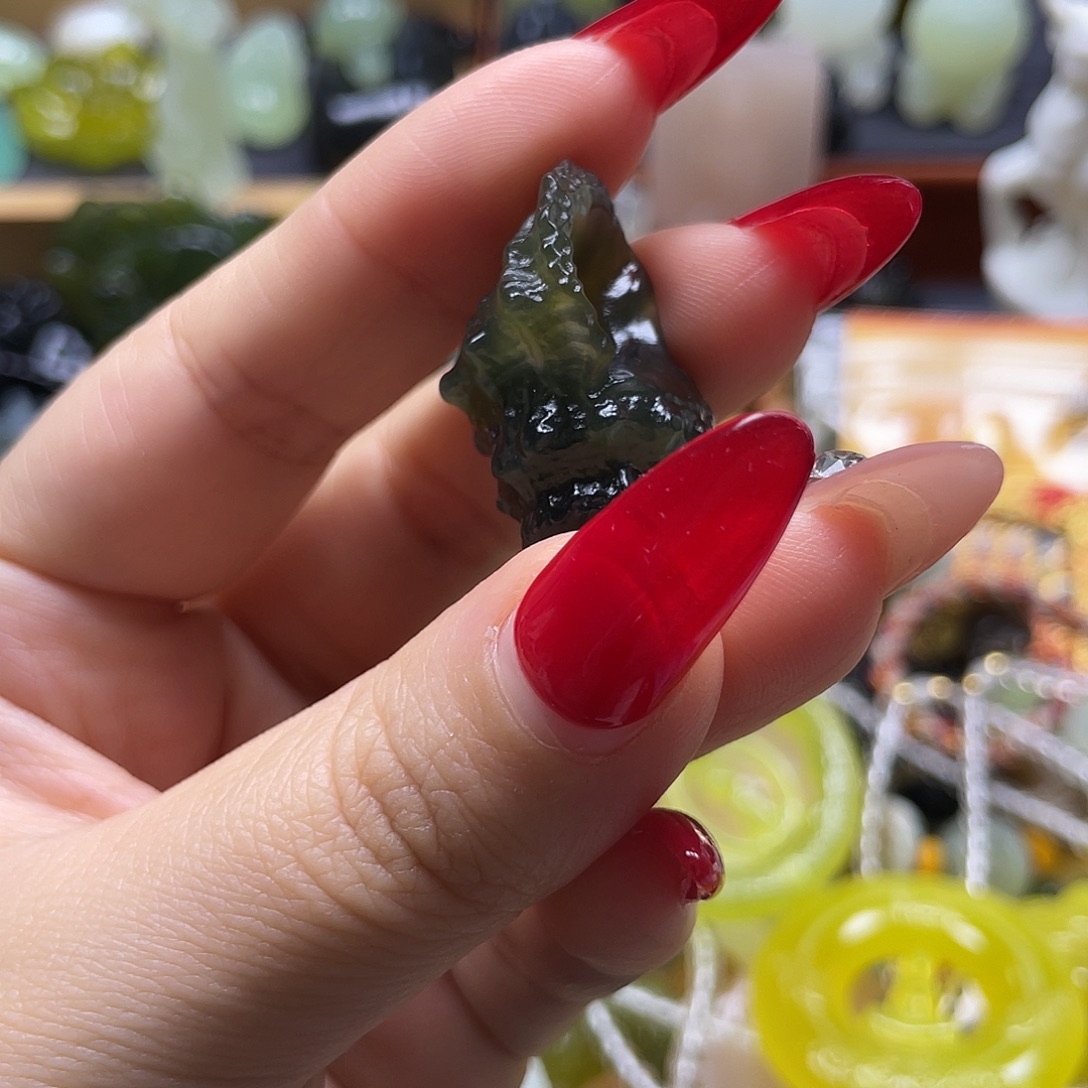 小***骨蛇纹石玉未镶嵌颈饰