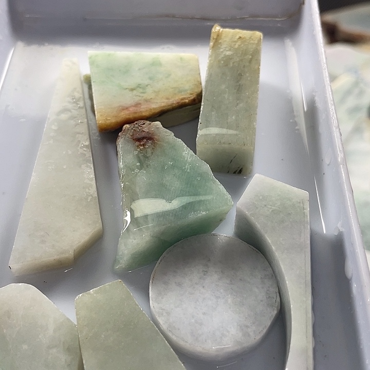颈饰未镶嵌翡翠1