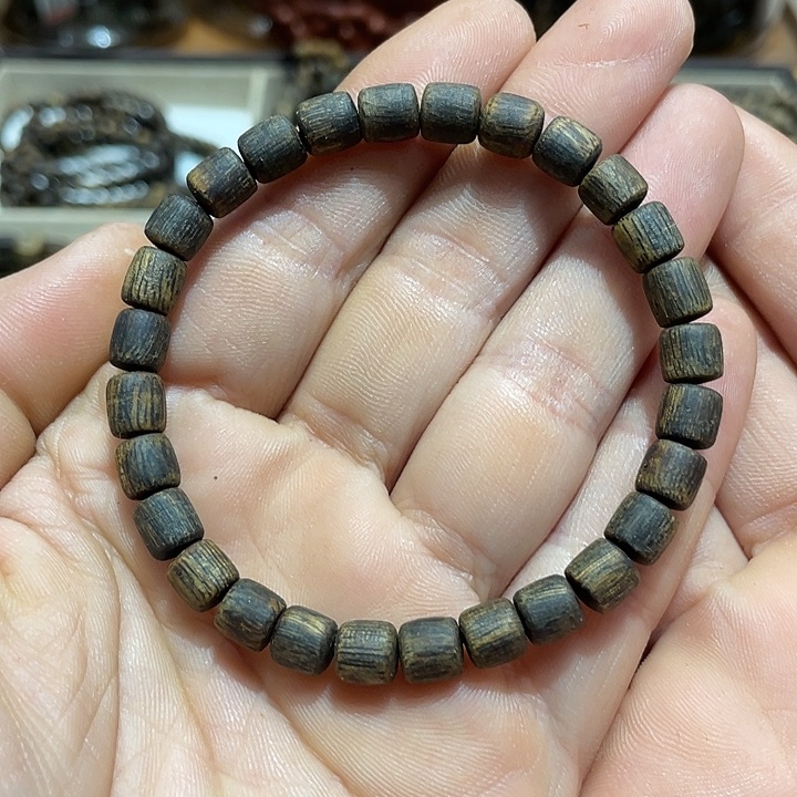 沉香碎屑沉香璀*奇楠沉香老料沉水级树心料