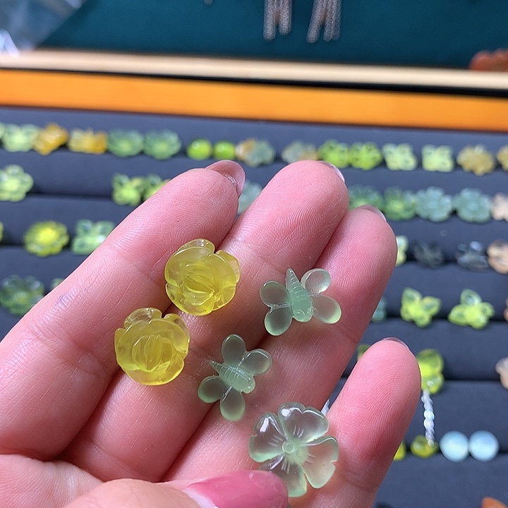 未镶嵌蛇纹石玉耳饰小*