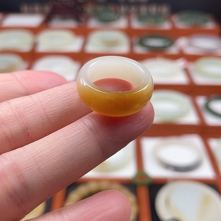 和田玉未镶嵌戒圈