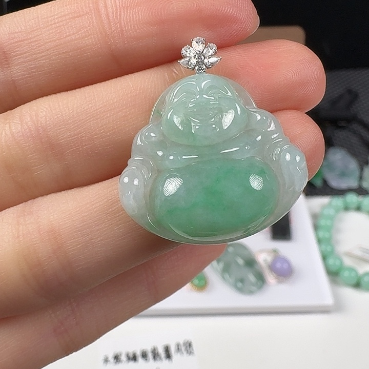 翡翠18K金镶嵌颈饰