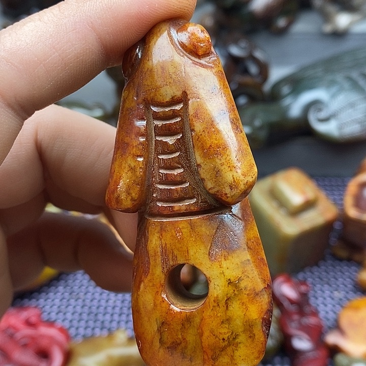 未镶嵌蛇纹石玉颈饰