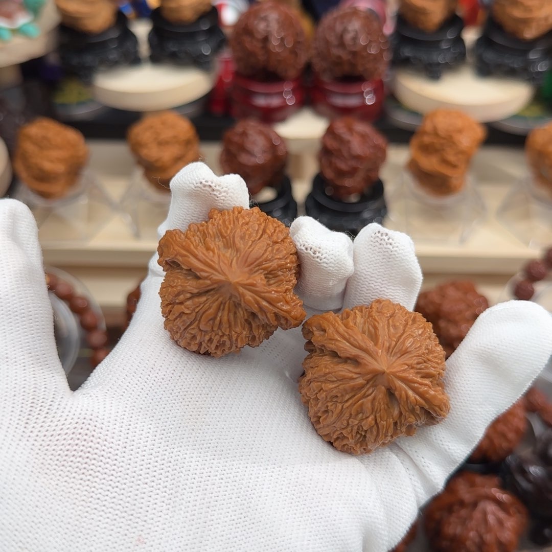 文玩核桃吊坠笑*痴40全品凹底南疆