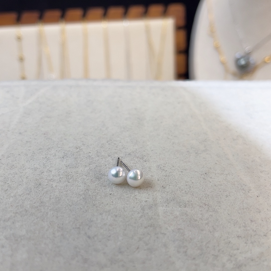 淡水珍珠银S925镶嵌耳饰