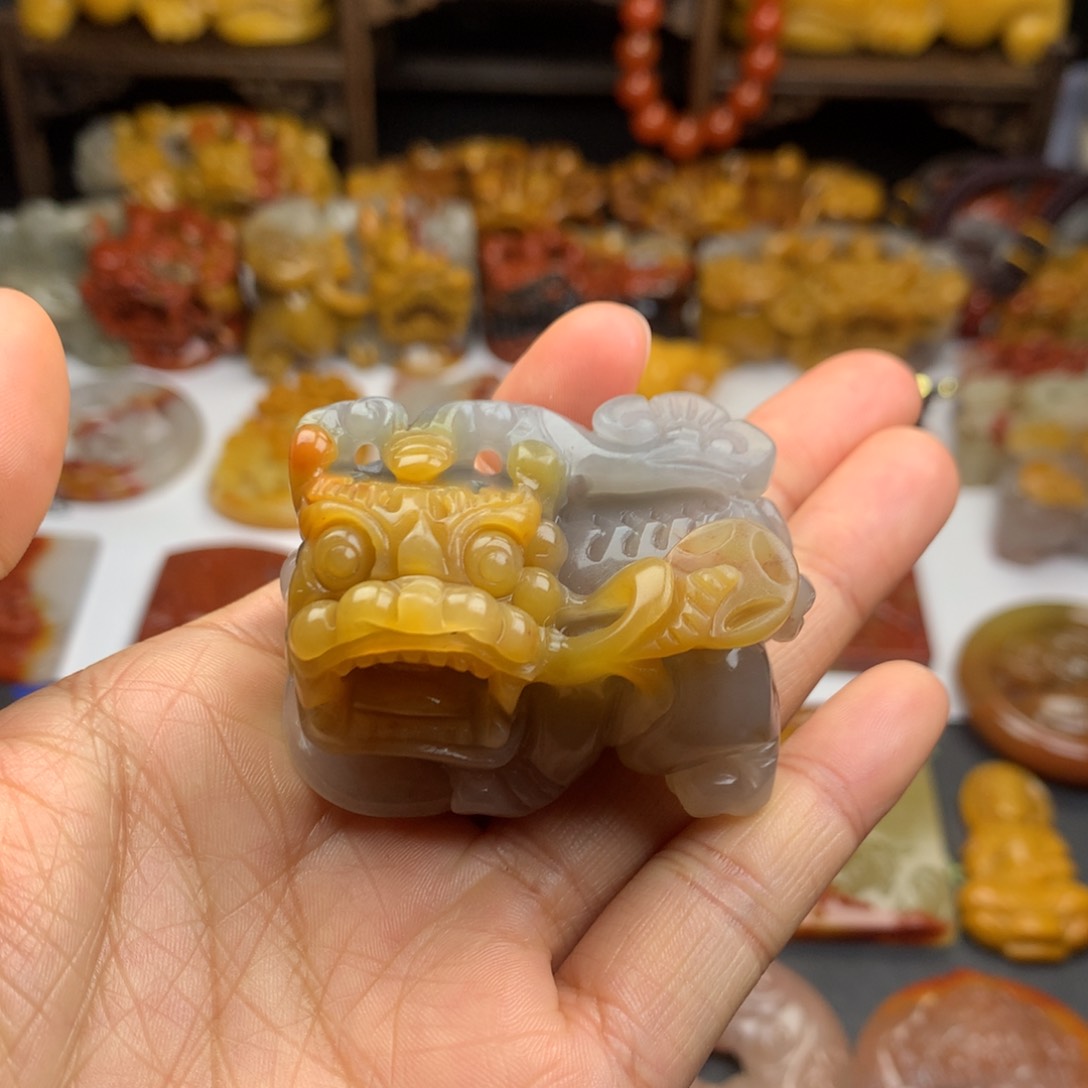石英质玉（黄龙玉）挂件未镶嵌