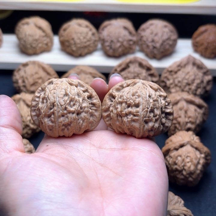 文玩核桃吊坠真****平42白狮子