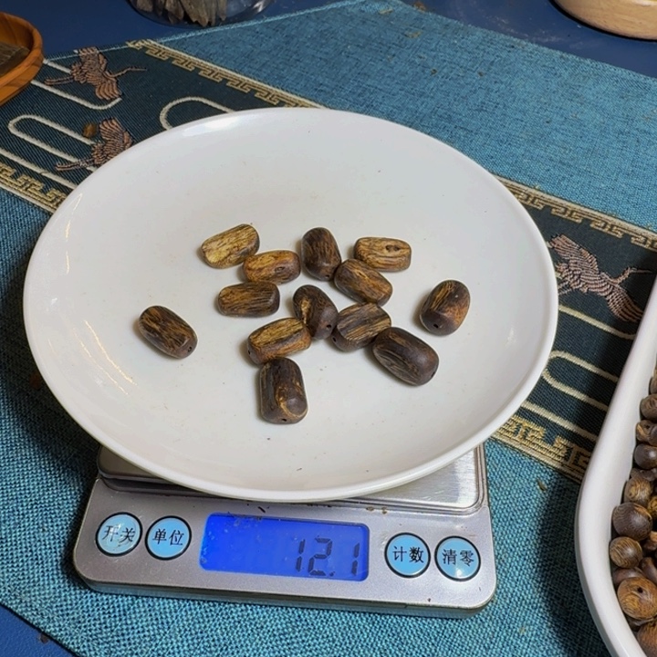 木木手工艺品绿棋金沙叶+红骨凹身12.3克散珠