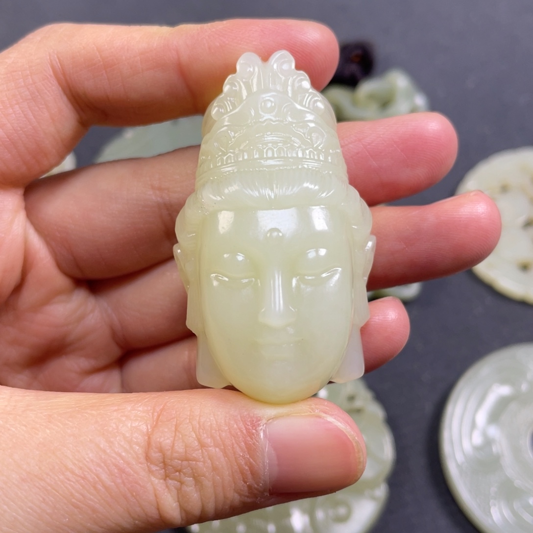 f***康和田玉未镶嵌颈饰