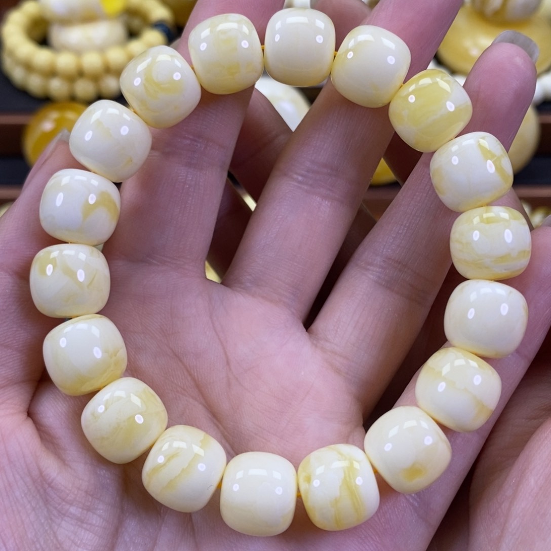 琥珀裸石未镶嵌同料手串