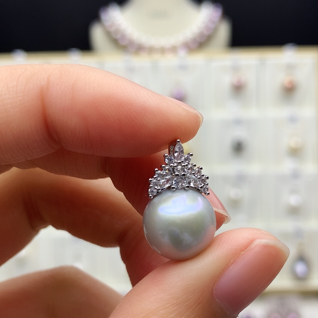 慌***娃淡水珍珠颈饰未镶嵌