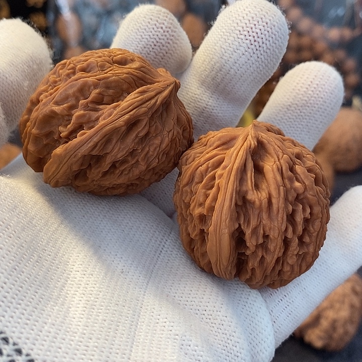 文玩核桃把件色差南疆石