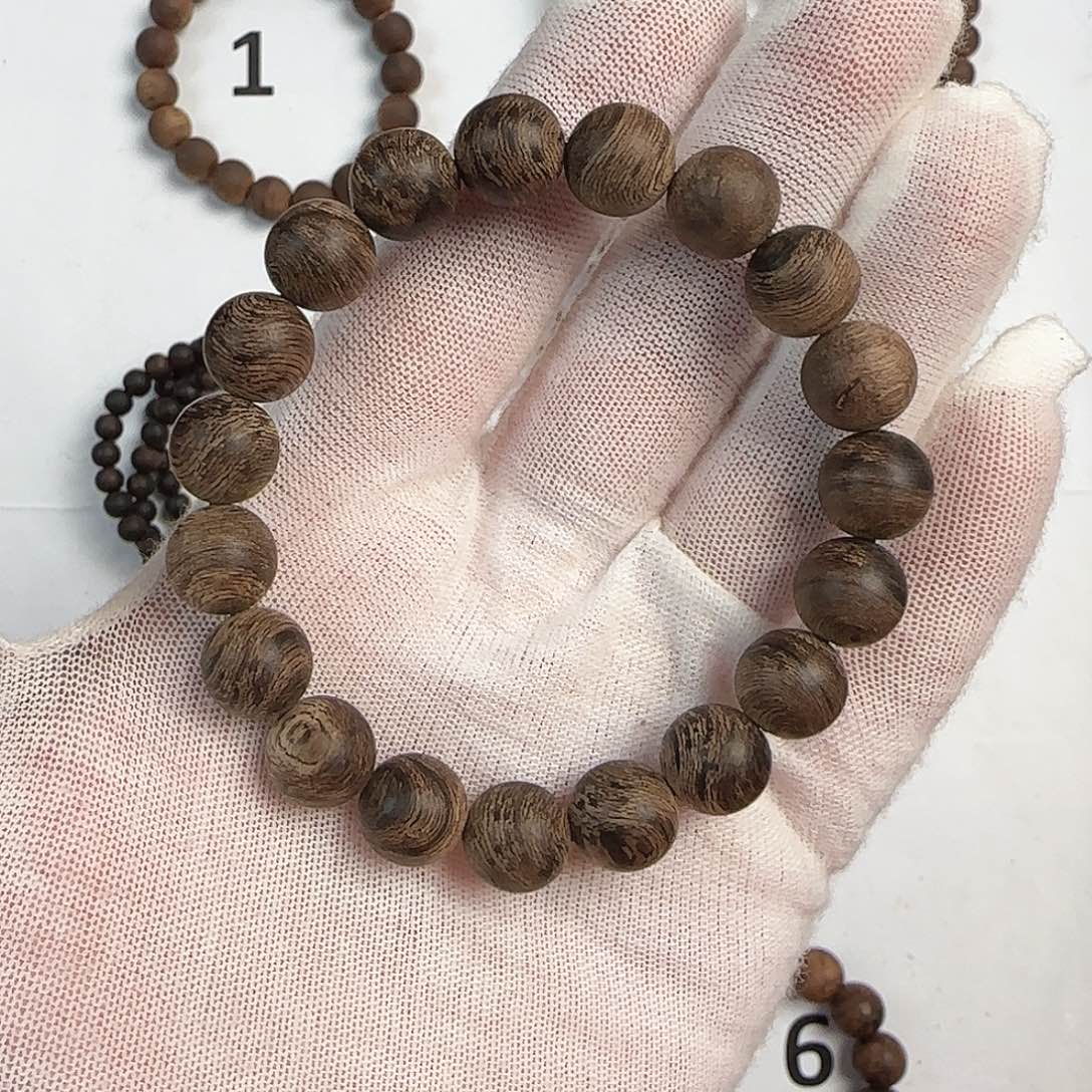 沉香手串1.1金三角黑棋沉香手串