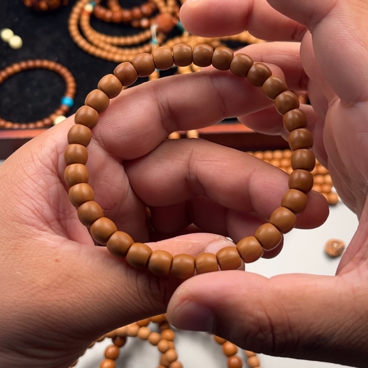 猴头核桃吊坠瑕疵直切