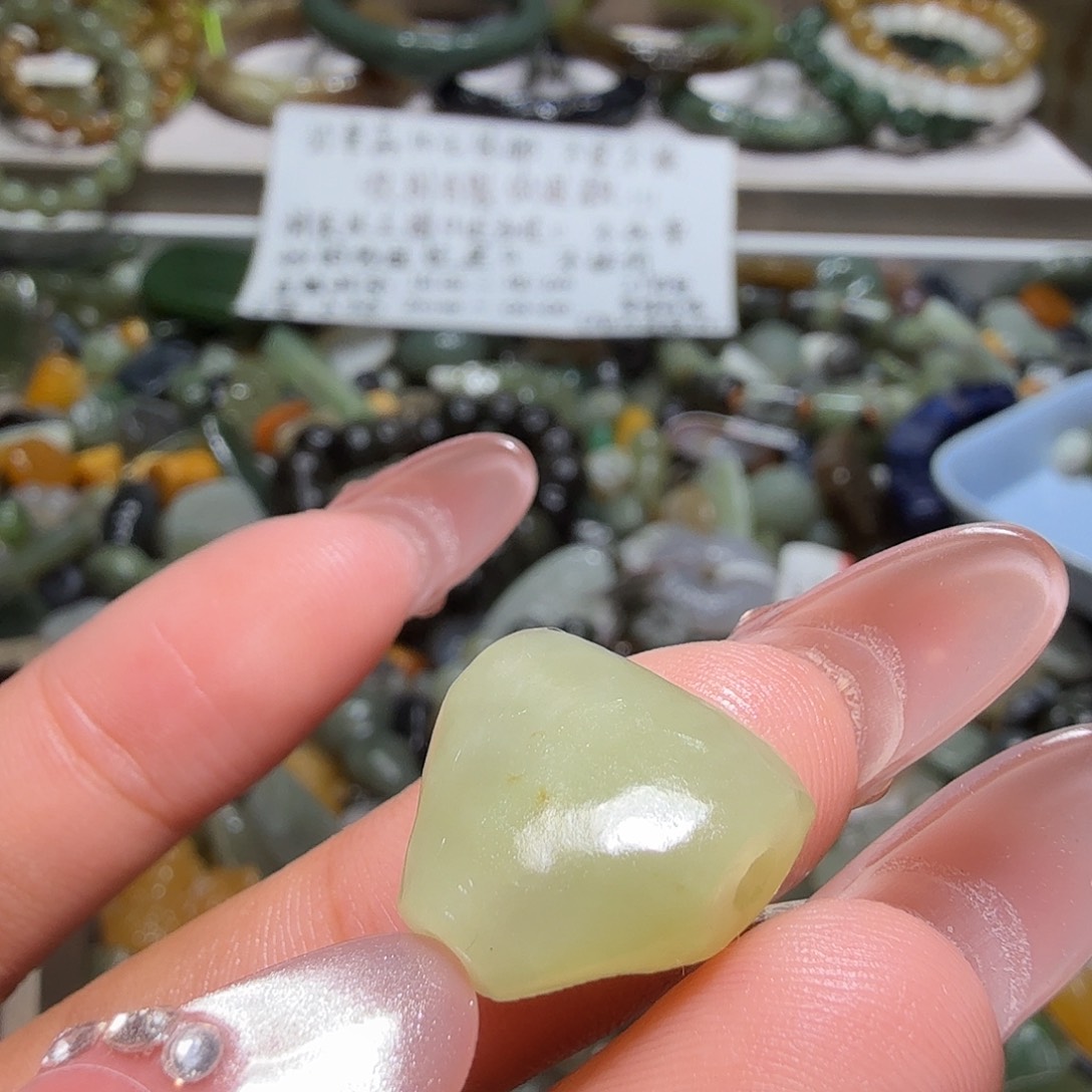 和田玉未镶嵌珠宝奇石