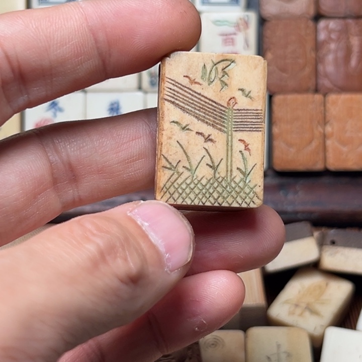 用***4实心竹雕刻手把件