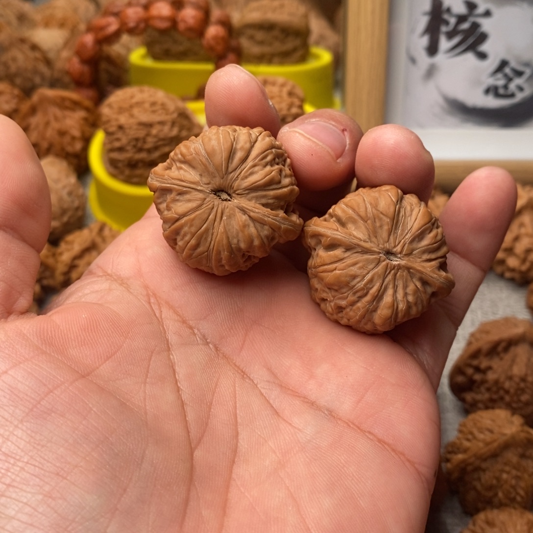 ****王吊坠文玩核桃平底锅35