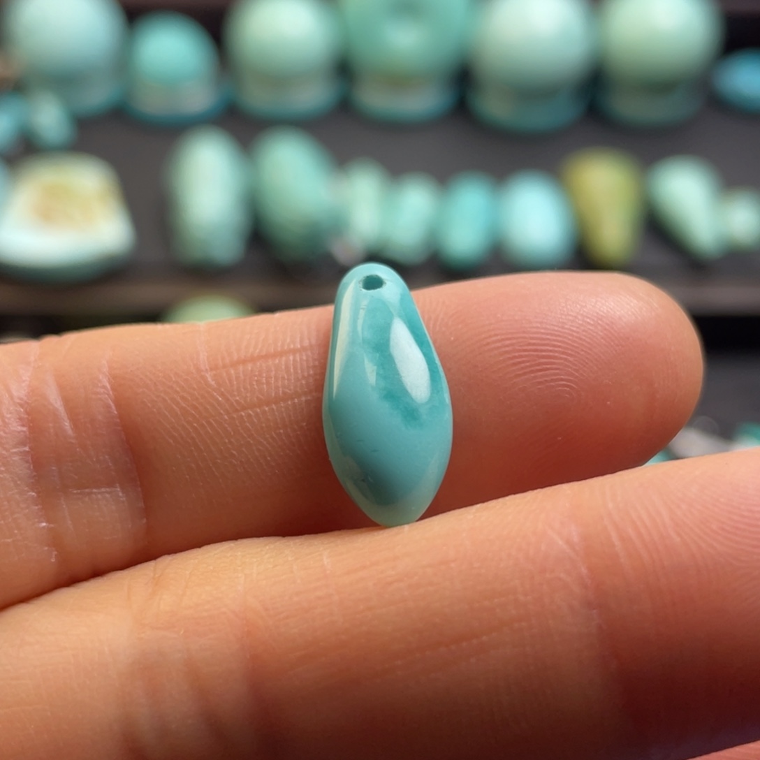 绿松石颈饰未镶嵌