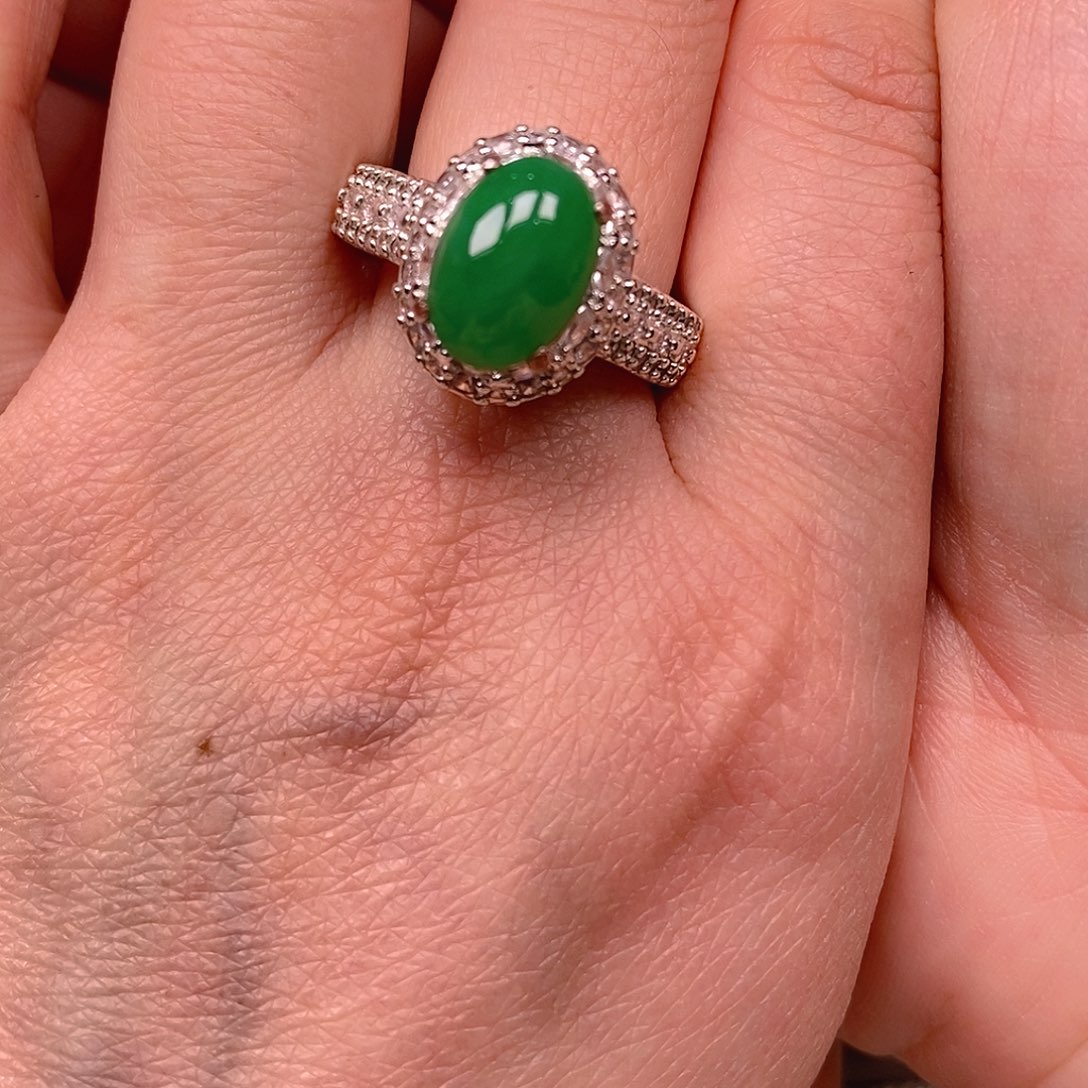 翡翠戒指未镶嵌鱼翡翠蛋面