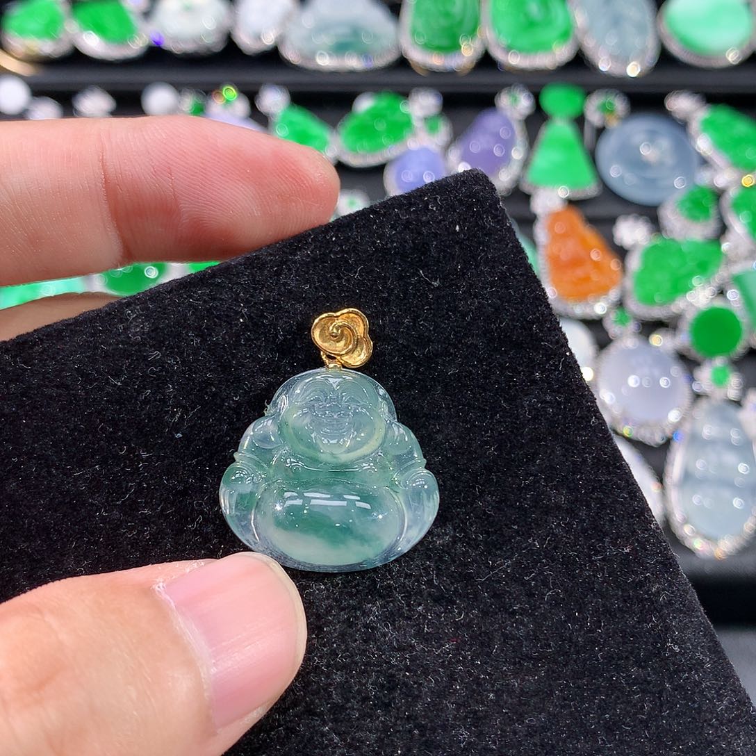 翡翠18K金镶嵌颈饰