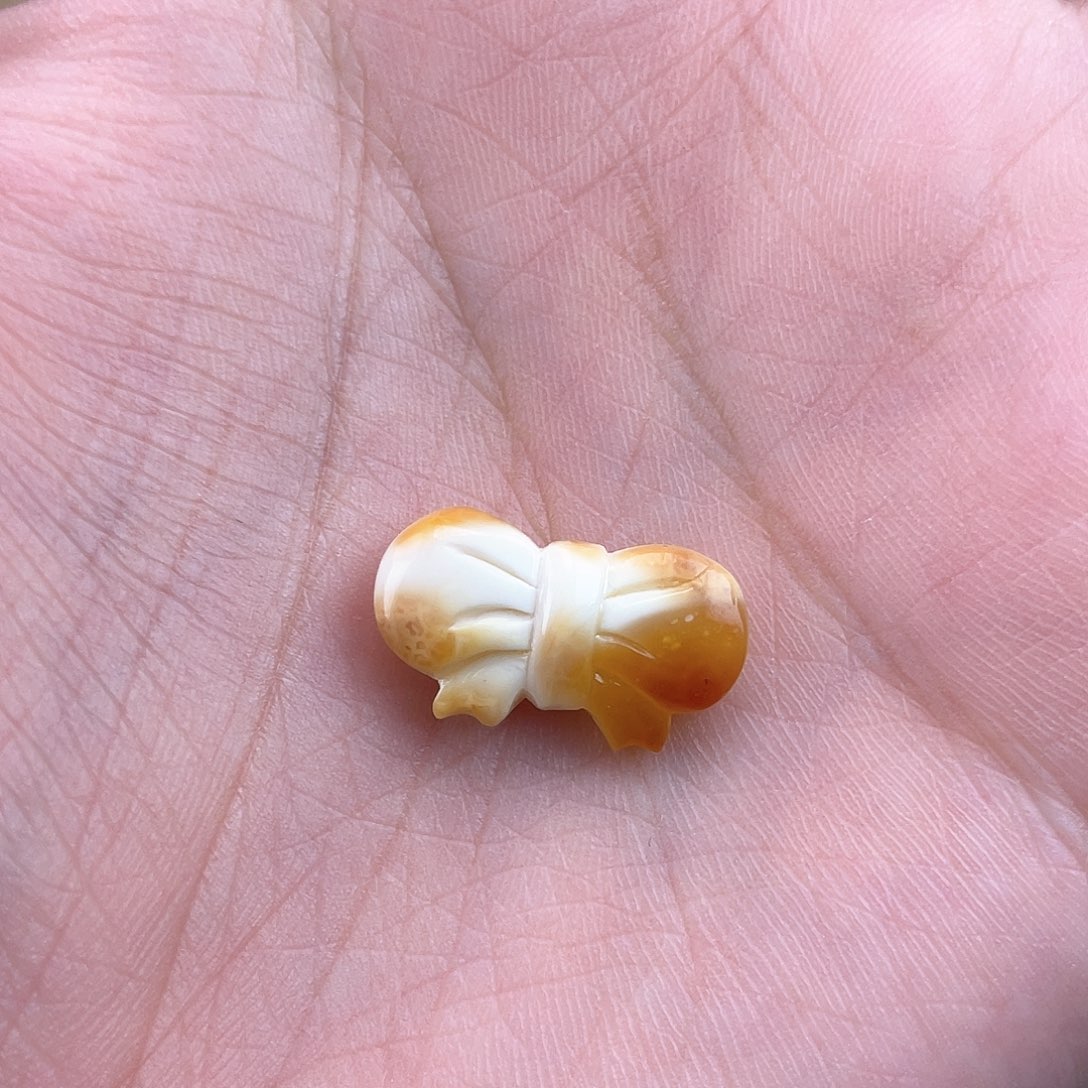 琥珀裸石未镶嵌蜜蜡