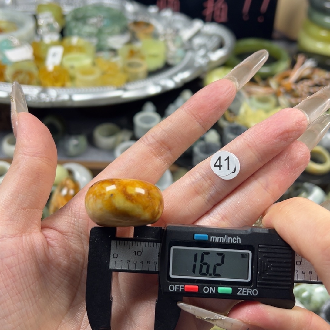 蛇纹石玉未镶嵌戒指