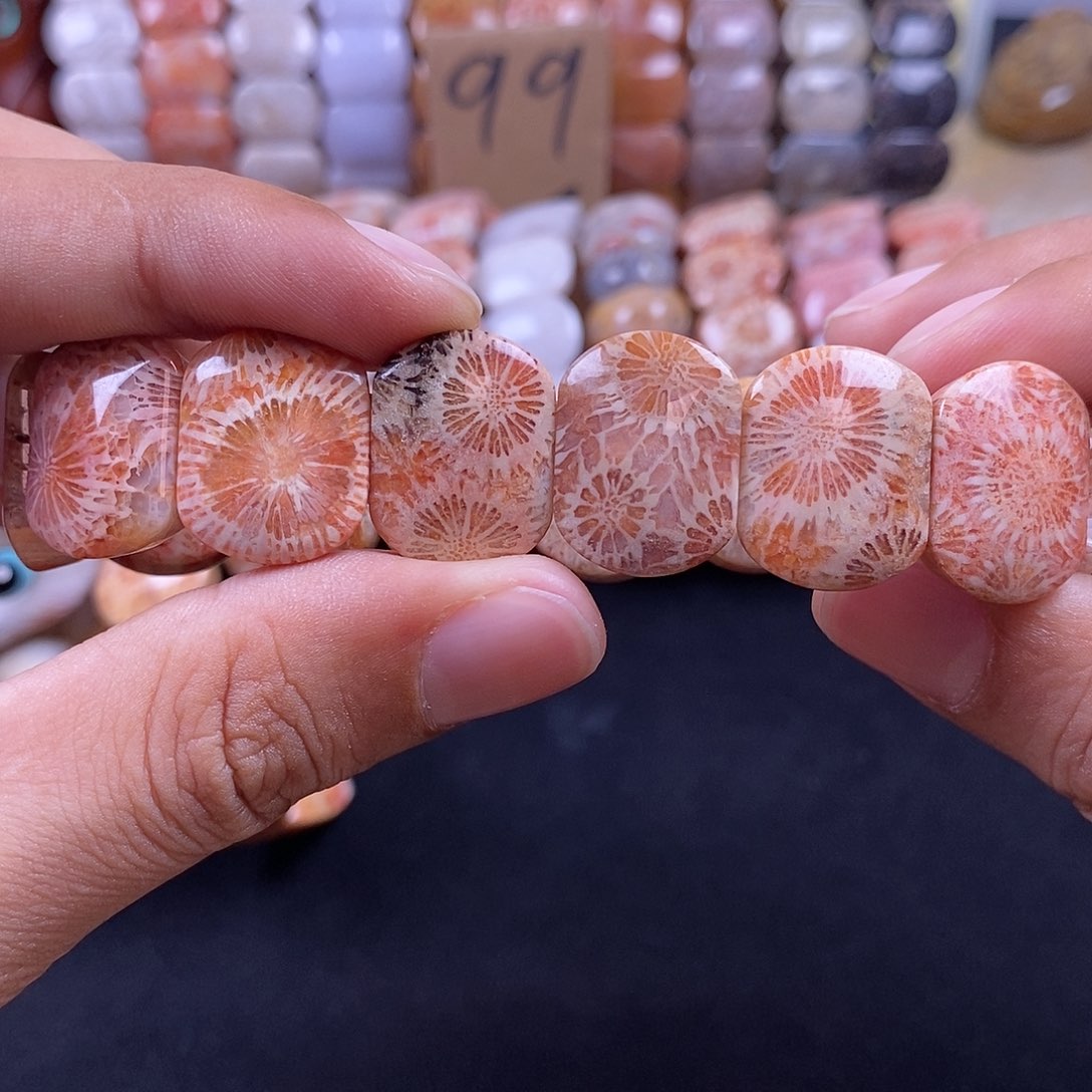 硅化珊瑚（珊瑚玉）未镶嵌手牌大烟花2