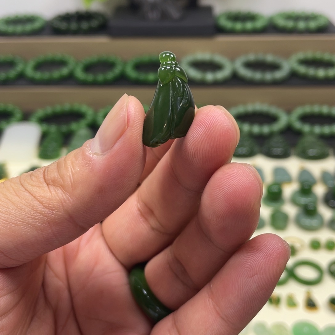 和田玉（碧玉）未镶嵌颈饰