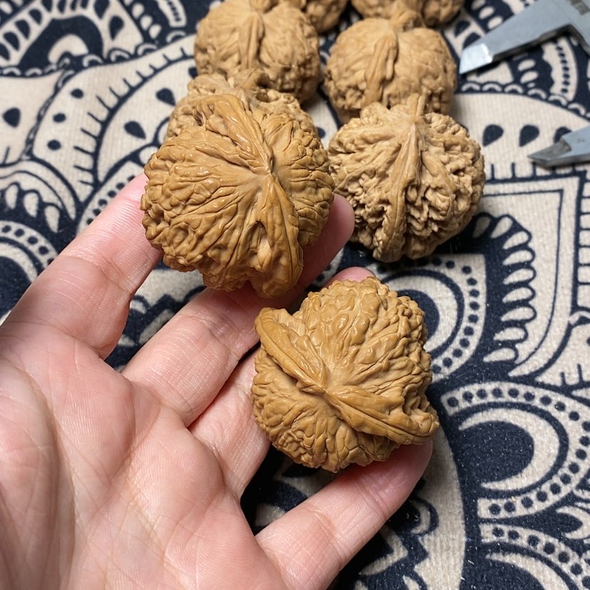 【闪购商品】文玩核桃吊坠少*、静静