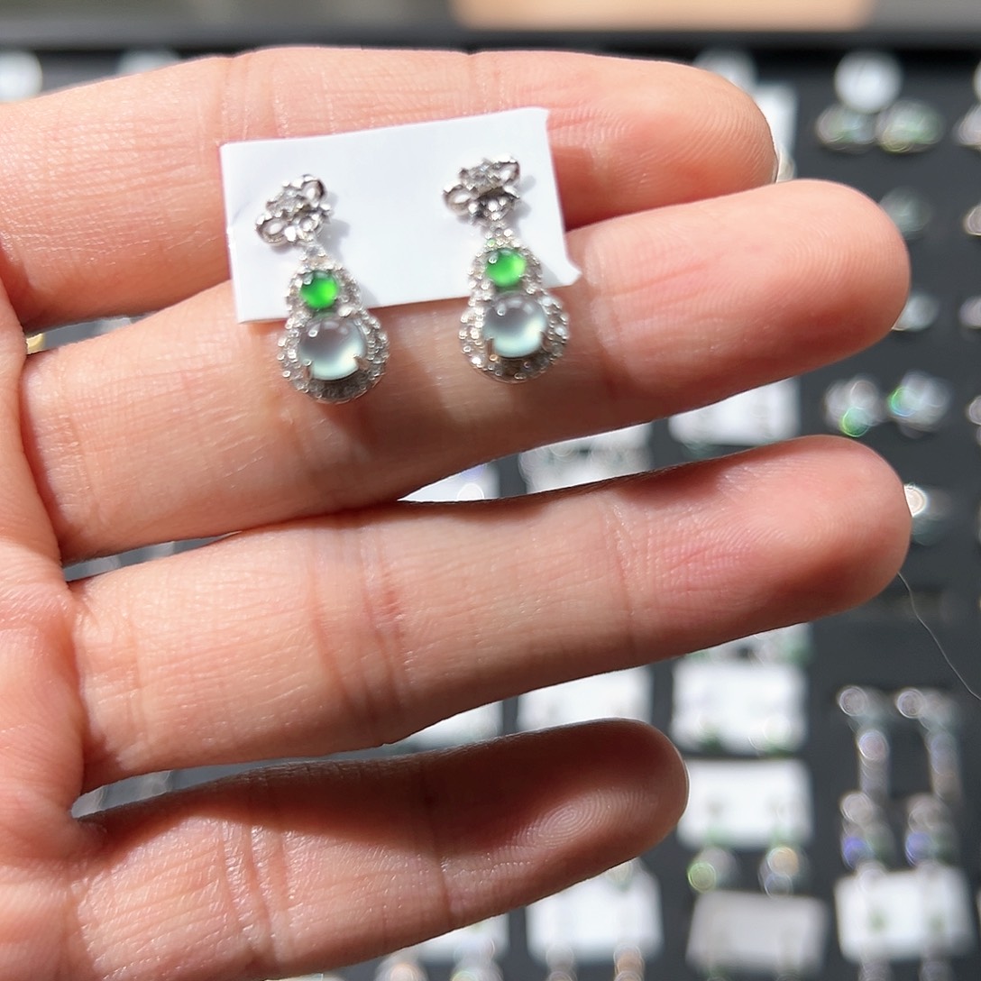 翡翠耳饰银S925镶嵌?****✨8888