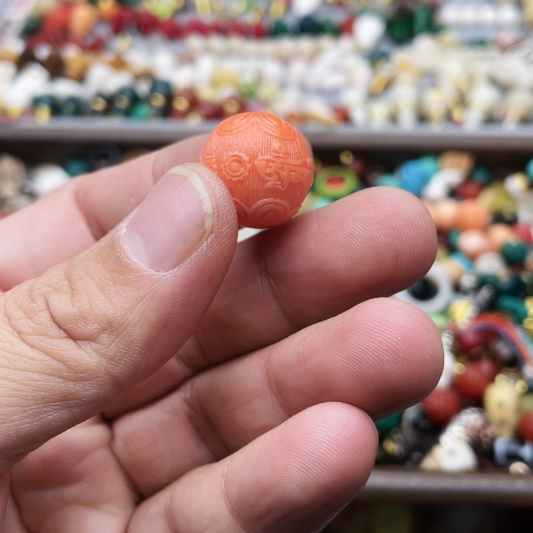 米***酱玛瑙/玉髓未镶嵌珠宝半成品