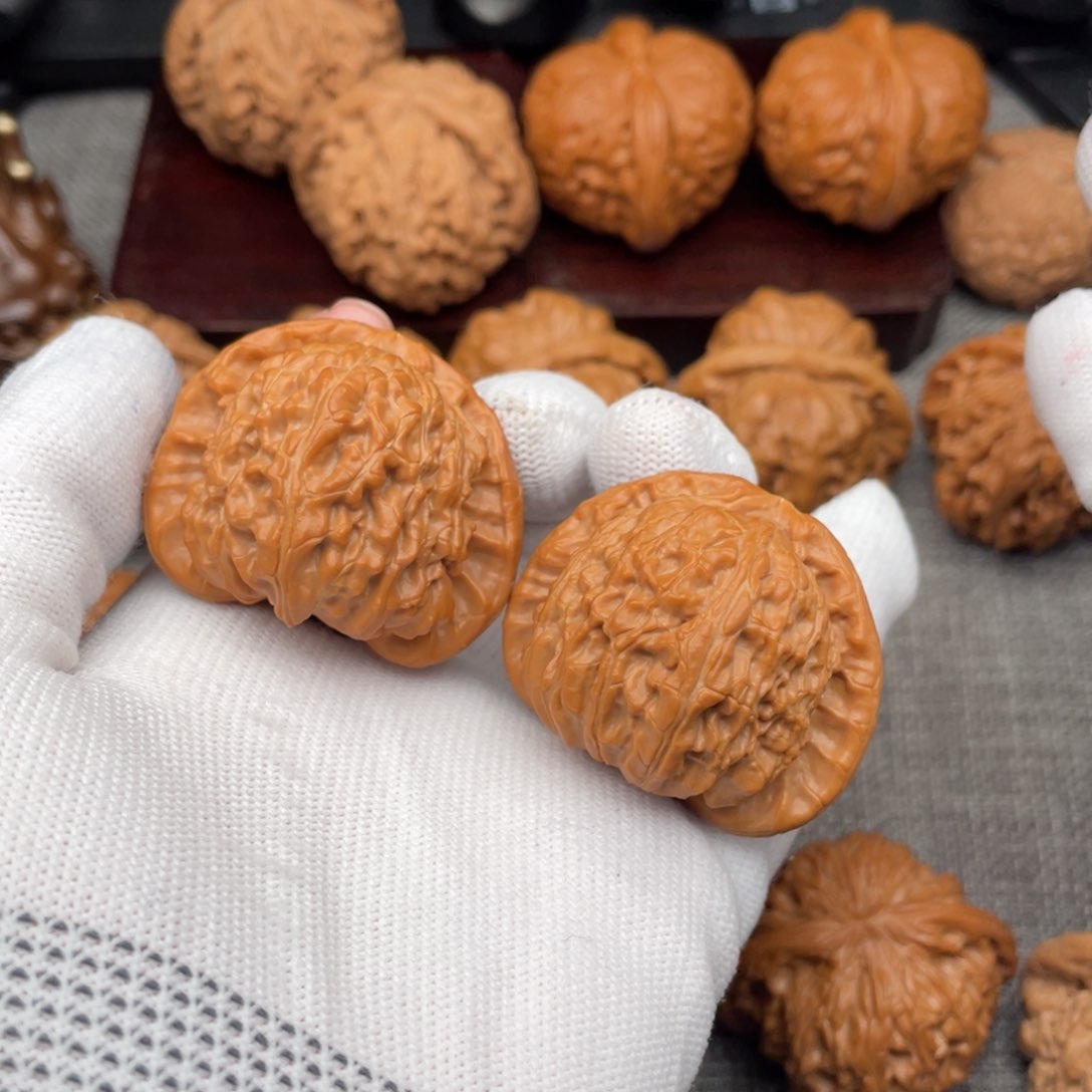 文玩核桃把件?****魚42全品毕业白狮子