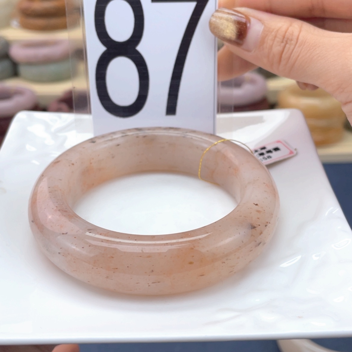 【闪购商品】石英质玉手镯未镶嵌