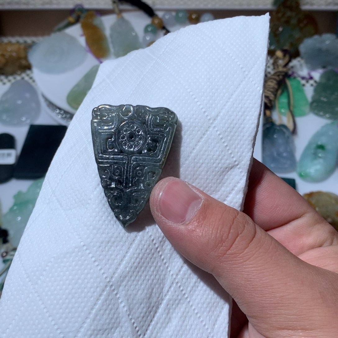 翡翠颈饰未镶嵌天然