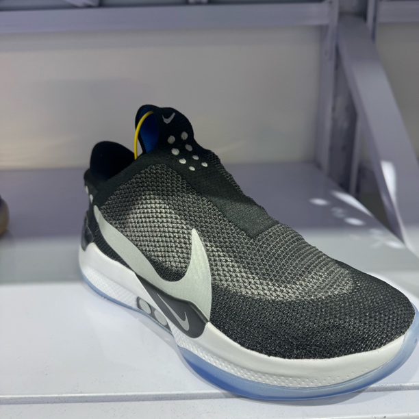 42码 全新原盒 Nike 电动鞋 BB1.0