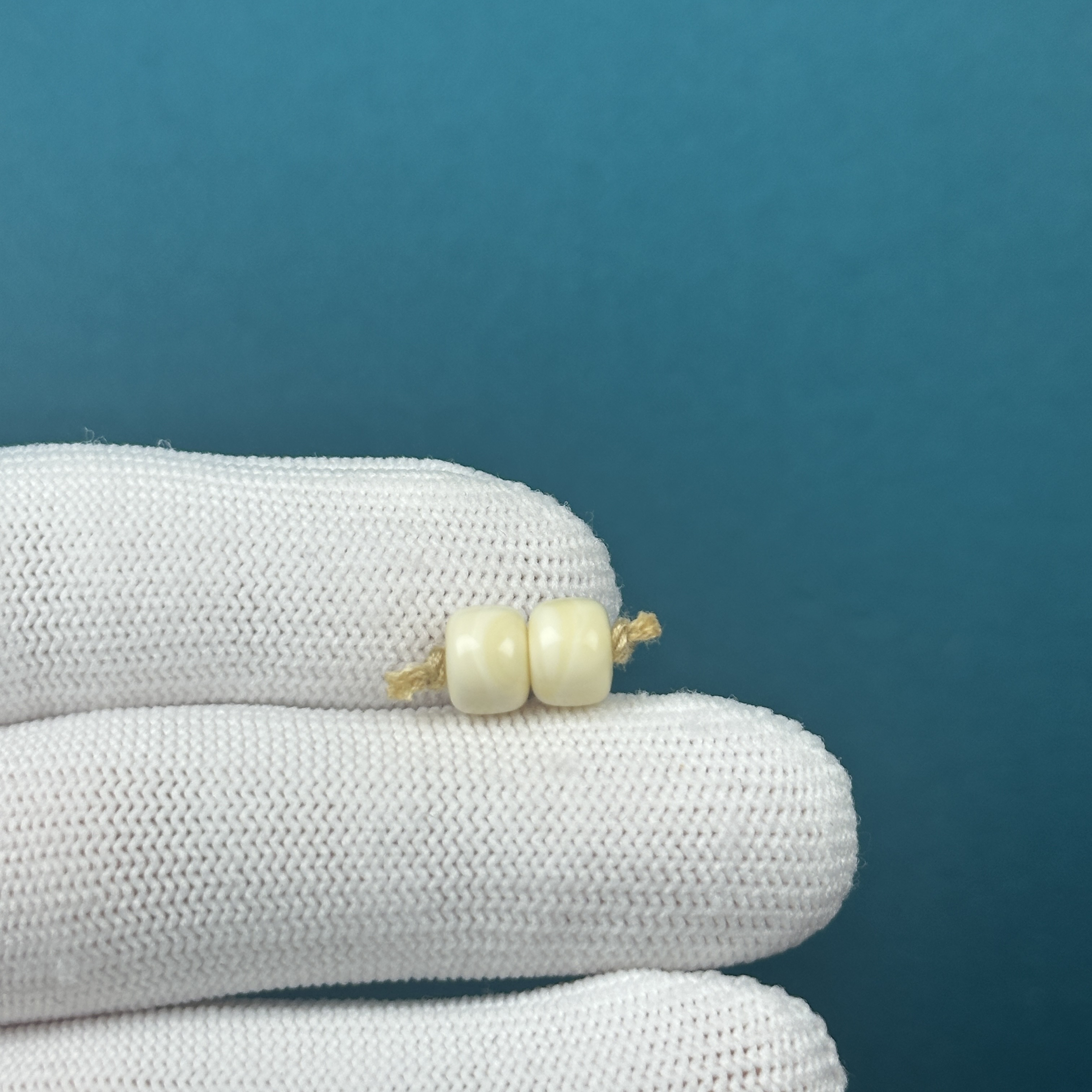 F4055天然原矿蜜蜡 对珠7mm 支持鉴定 假一罚十