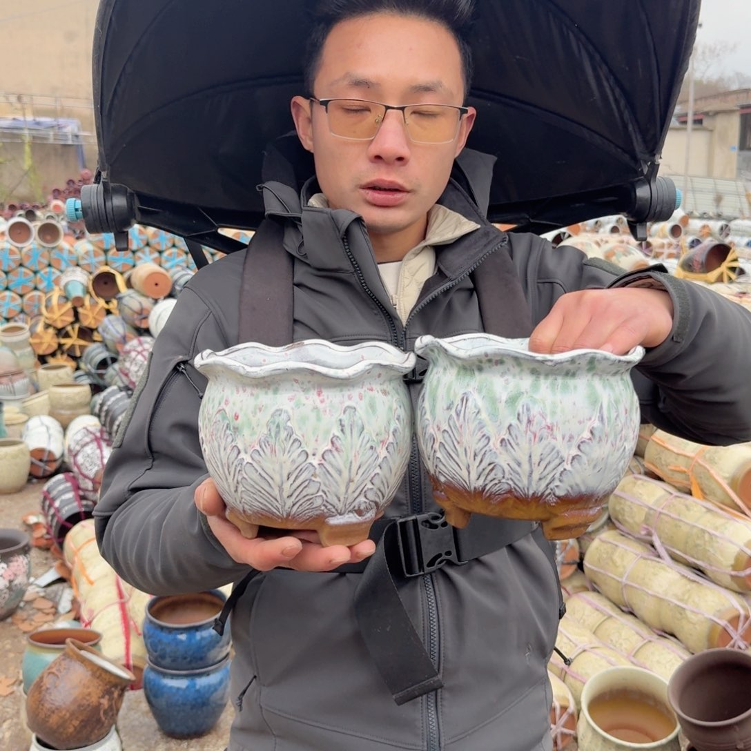 紫砂花盆口16.5高14（两个胖白菜白彩色
