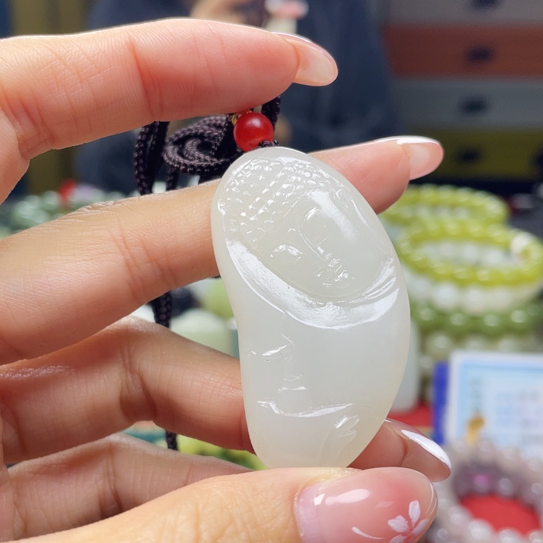 颈饰未镶嵌和田玉