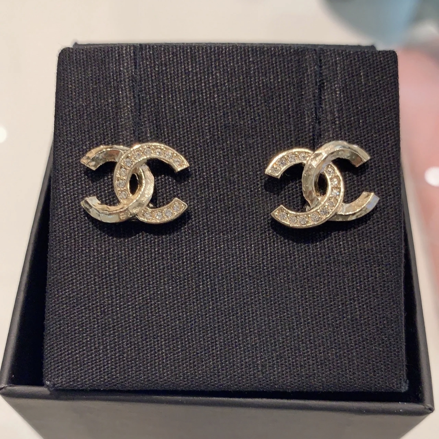 未使用 Chanel/香奈儿 双C金色耳钉拼接半钻半锤纹精致款