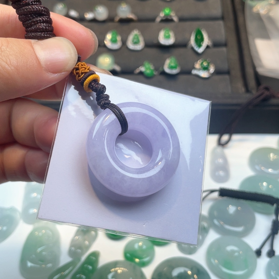 翡翠颈饰未镶嵌甜甜圈