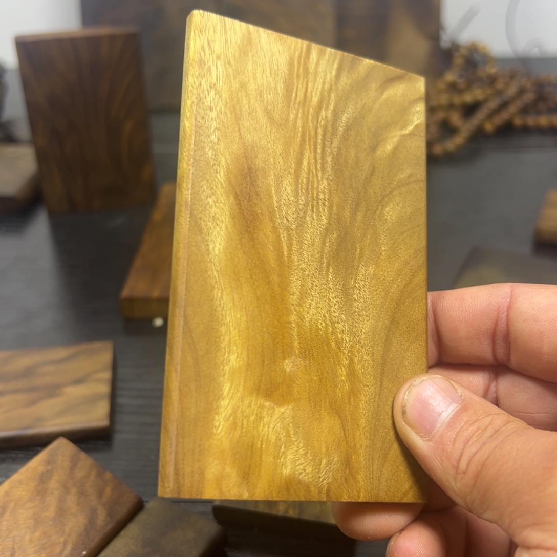 泽***～小叶金丝楠无事牌