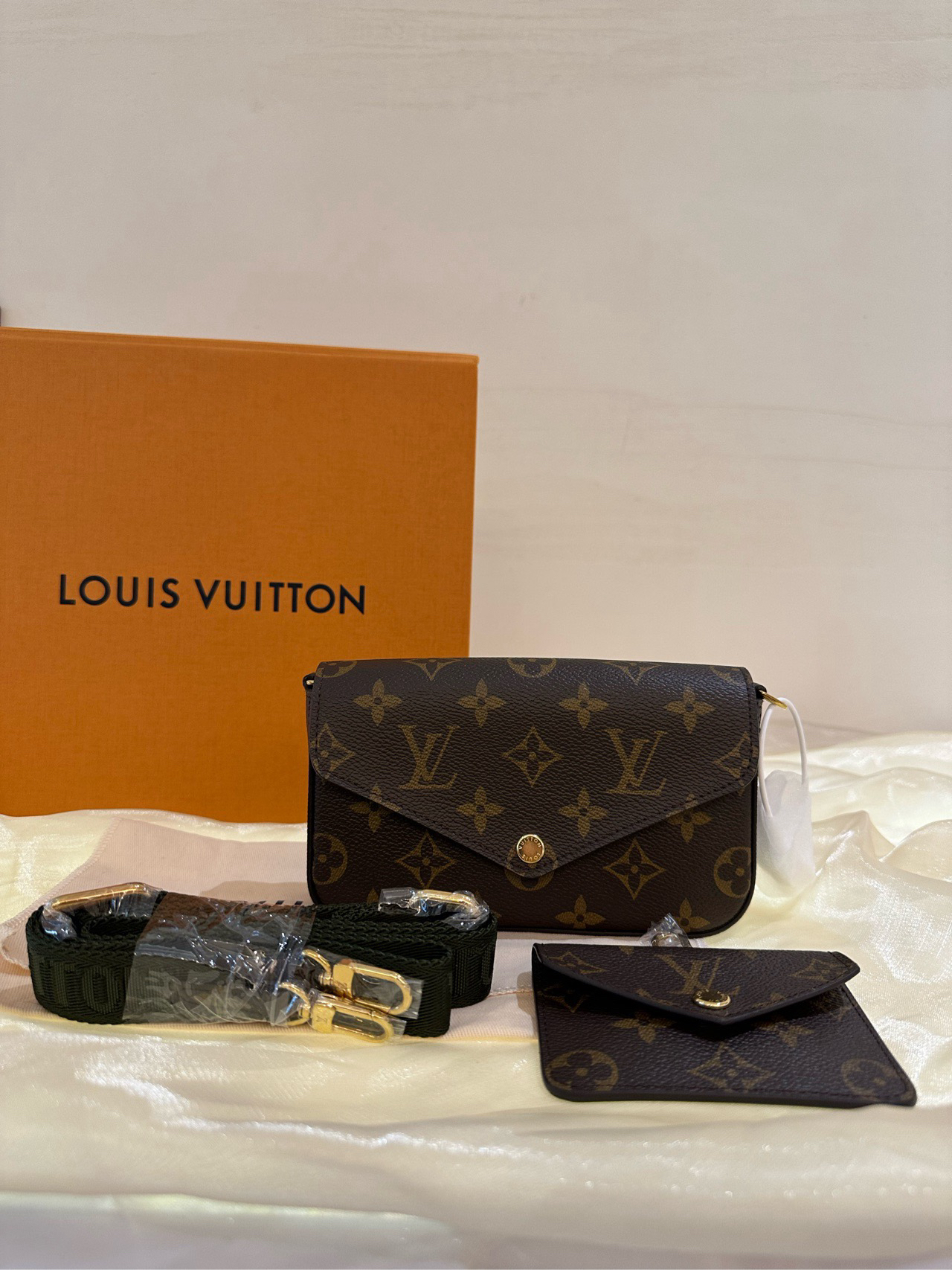 99新 LouisVuitton/路易威登 LV新款三合一 老花绿肩带 芯片