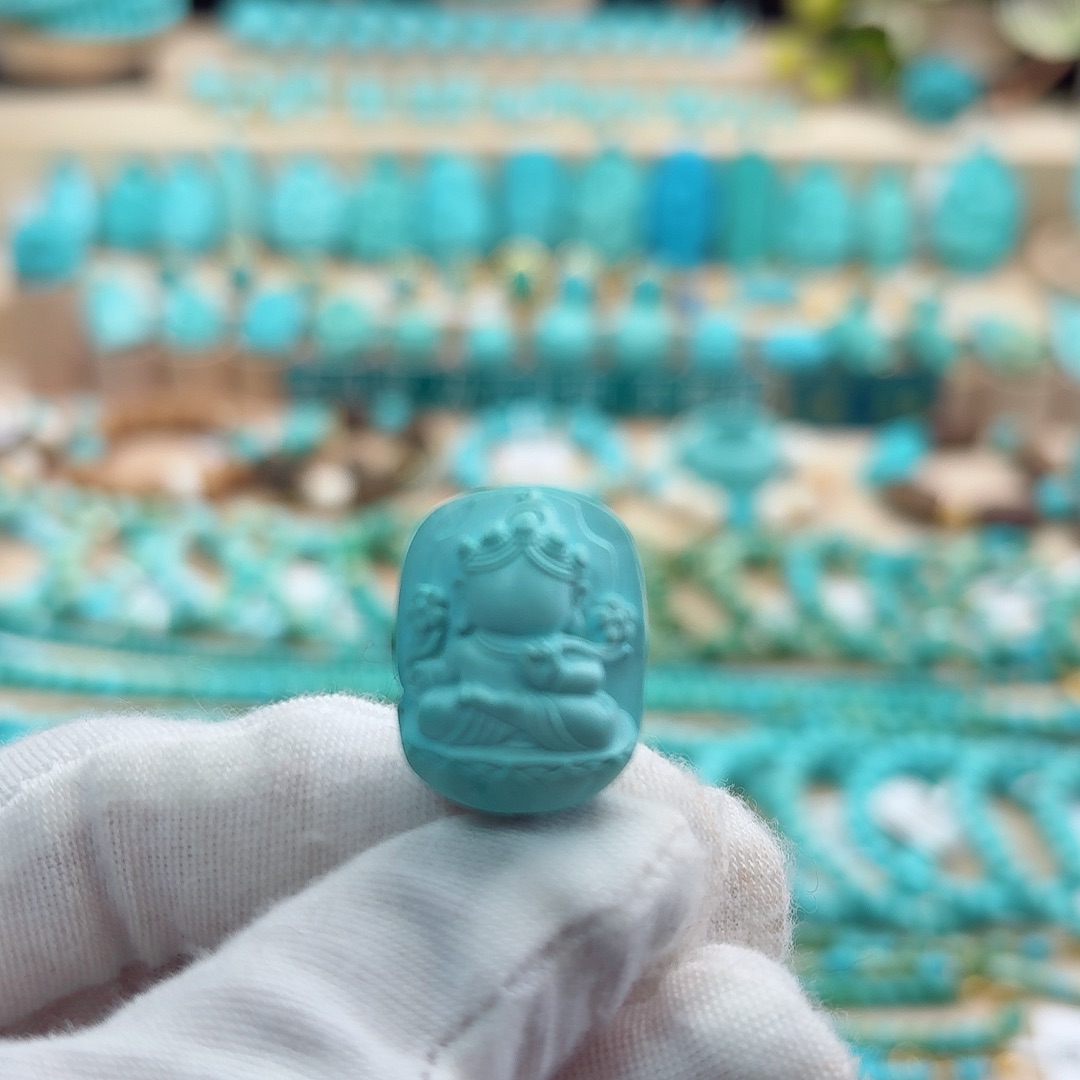 绿松石未镶嵌珠宝奇石