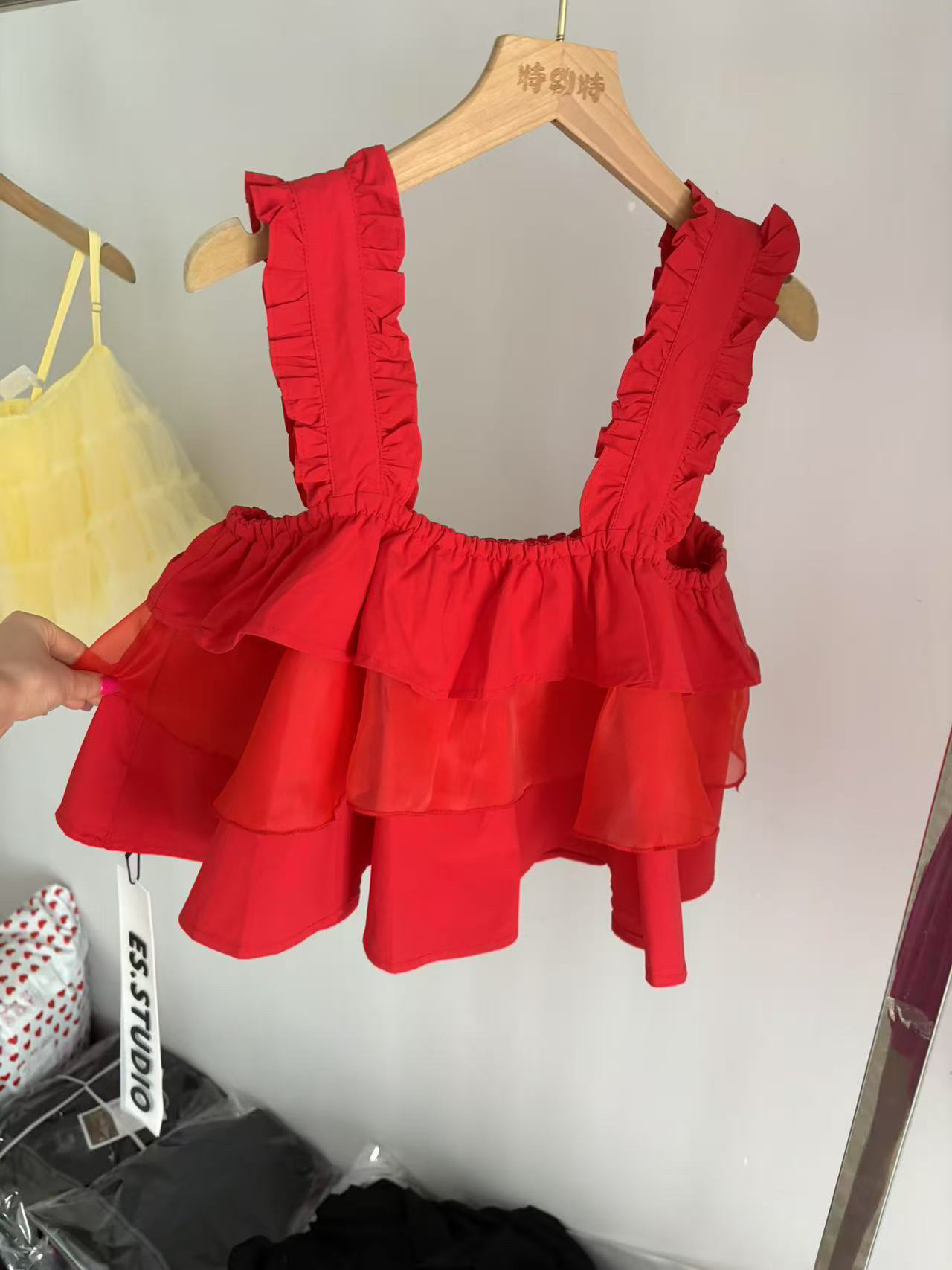 漂亮家「小甜心」韩系甜美减龄荷叶边吊带背心上衣