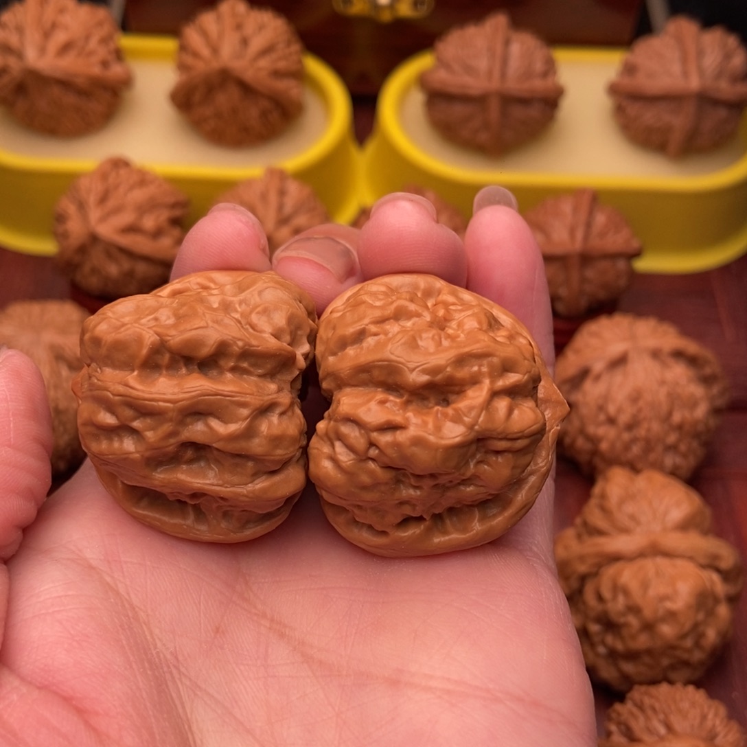 桃核把件四开背小蛤蟆头35