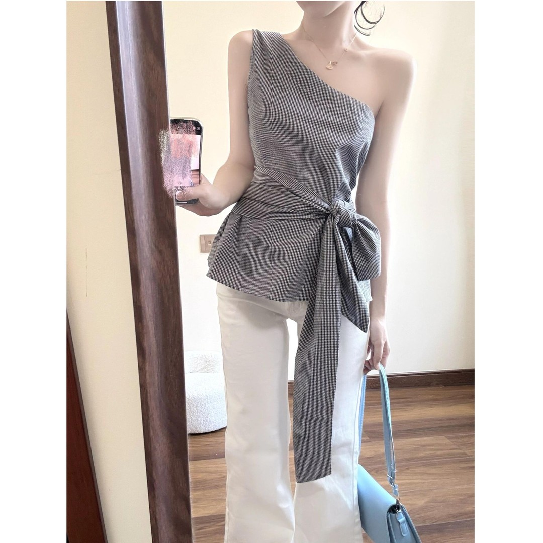 艺等2025年韩系夏季新款高级设计感格纹斜肩系带蝴蝶结百搭女上衣